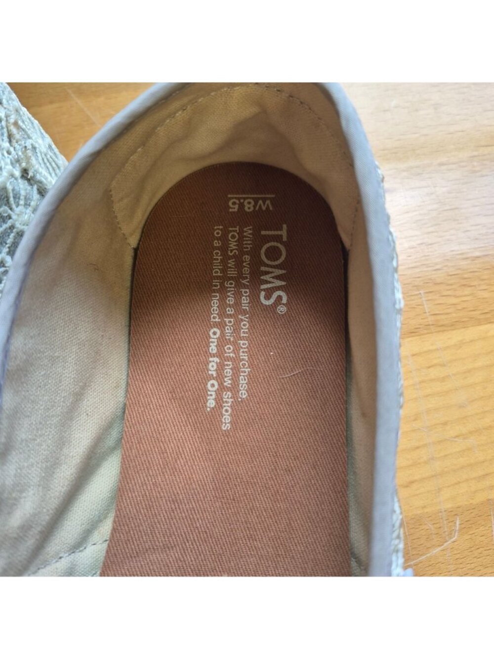TOMS Womens Slip-On Shoes 8.5 Ivory Floral Pattern Casual Flat Comfort - Picture 3 of 9